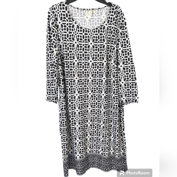 Tacera Dresses & Skirts - Tacera Black and White Geometric Midi Dress